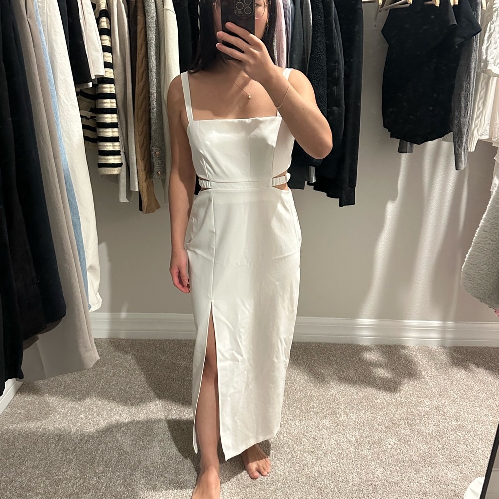 Zara Elegant White Sleeveless Dress
